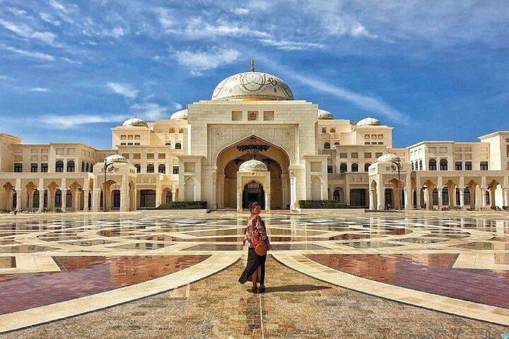 Abu Dhabi Tour with Qasr Al Watan